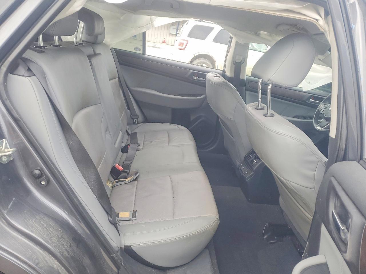 2019 SUBARU Outback