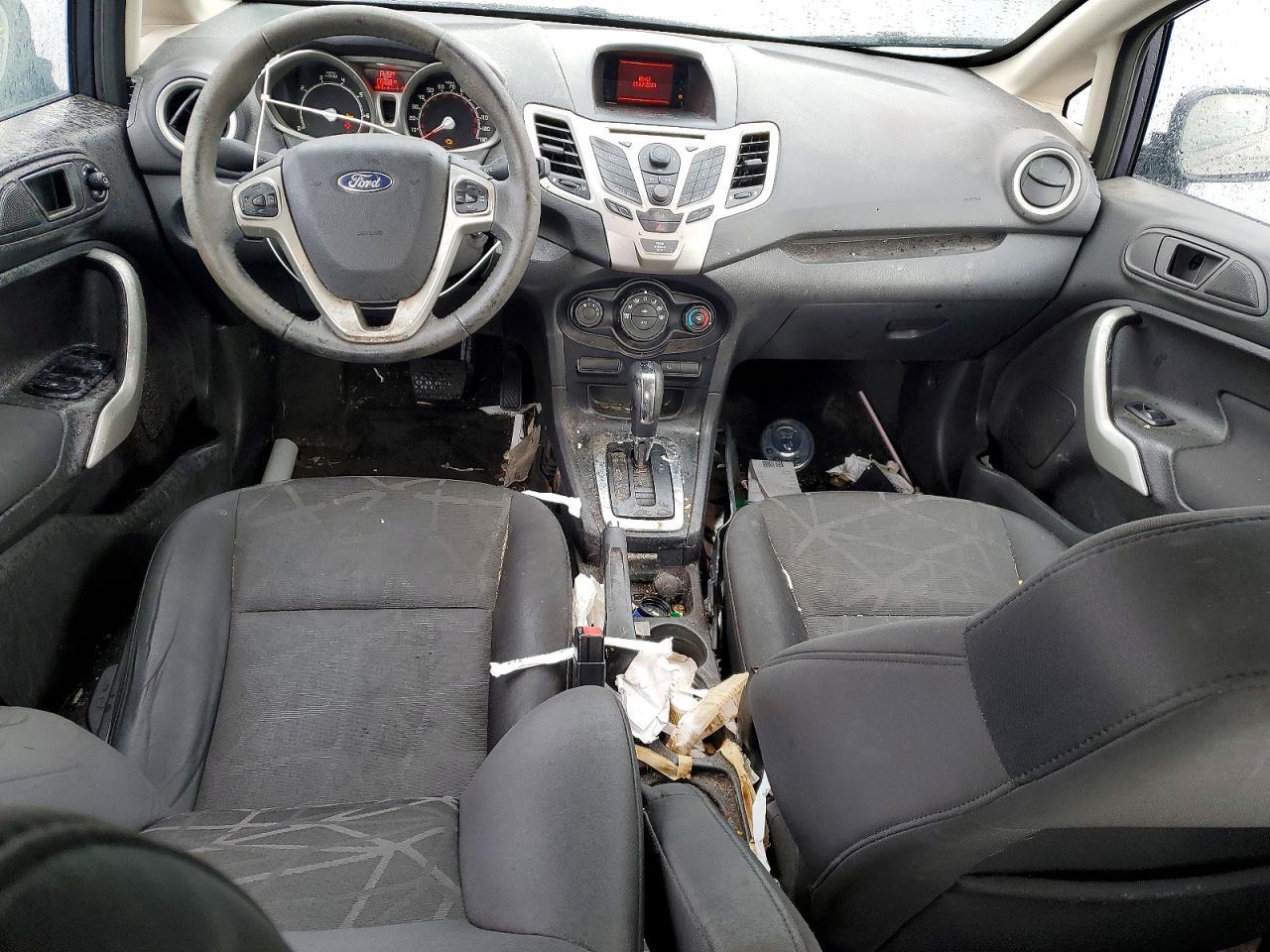 2013 FORD Fiesta