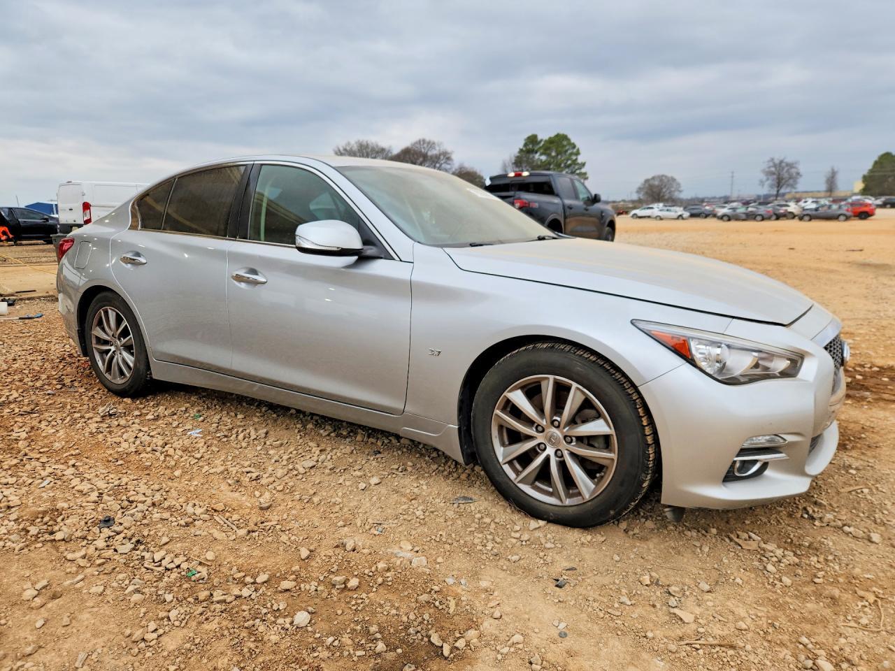 2014 INFINITI Q50