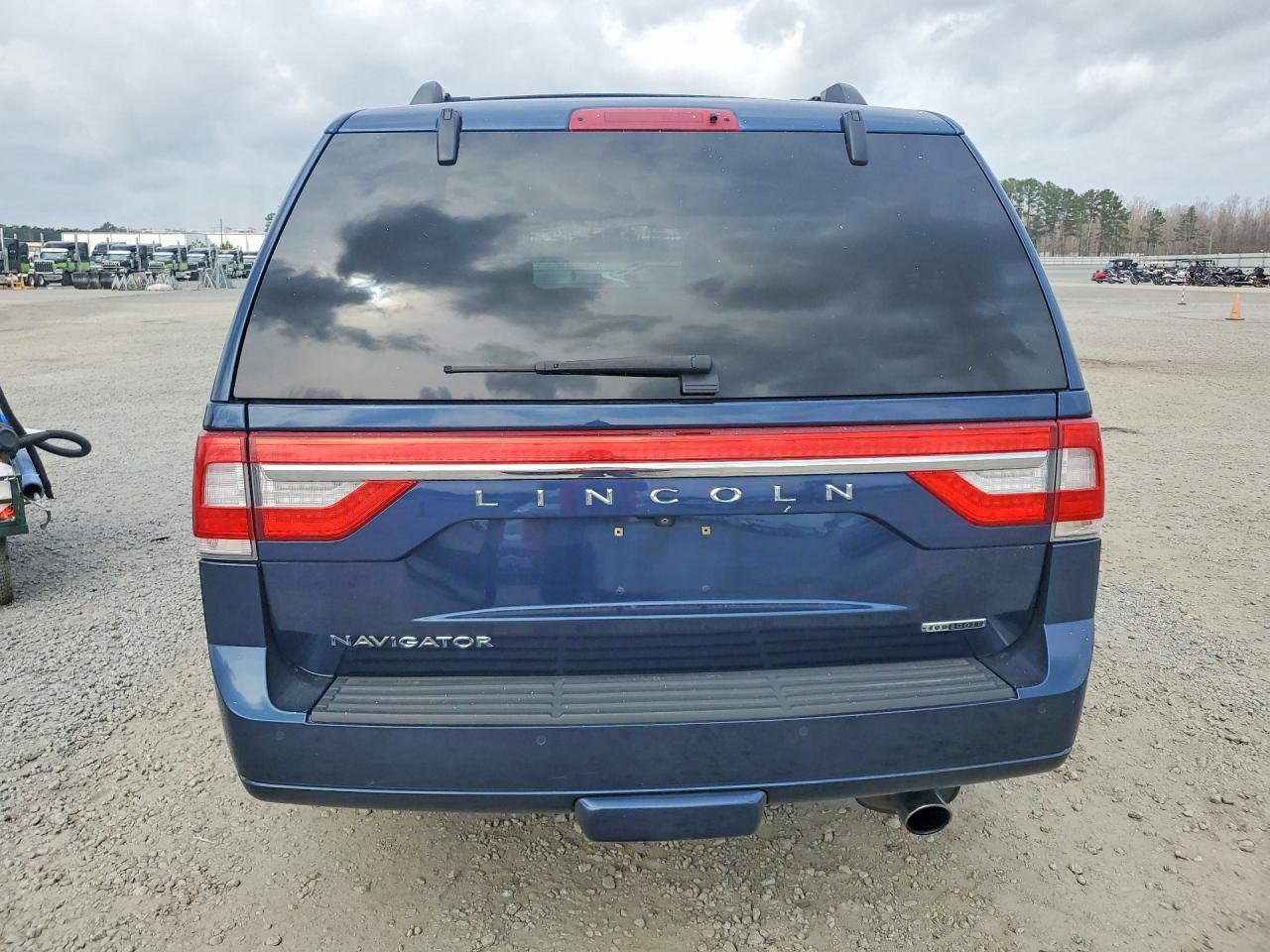 2016 LINCOLN Navigator