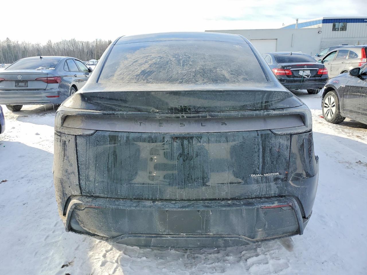 2026 TESLA MODEL Y