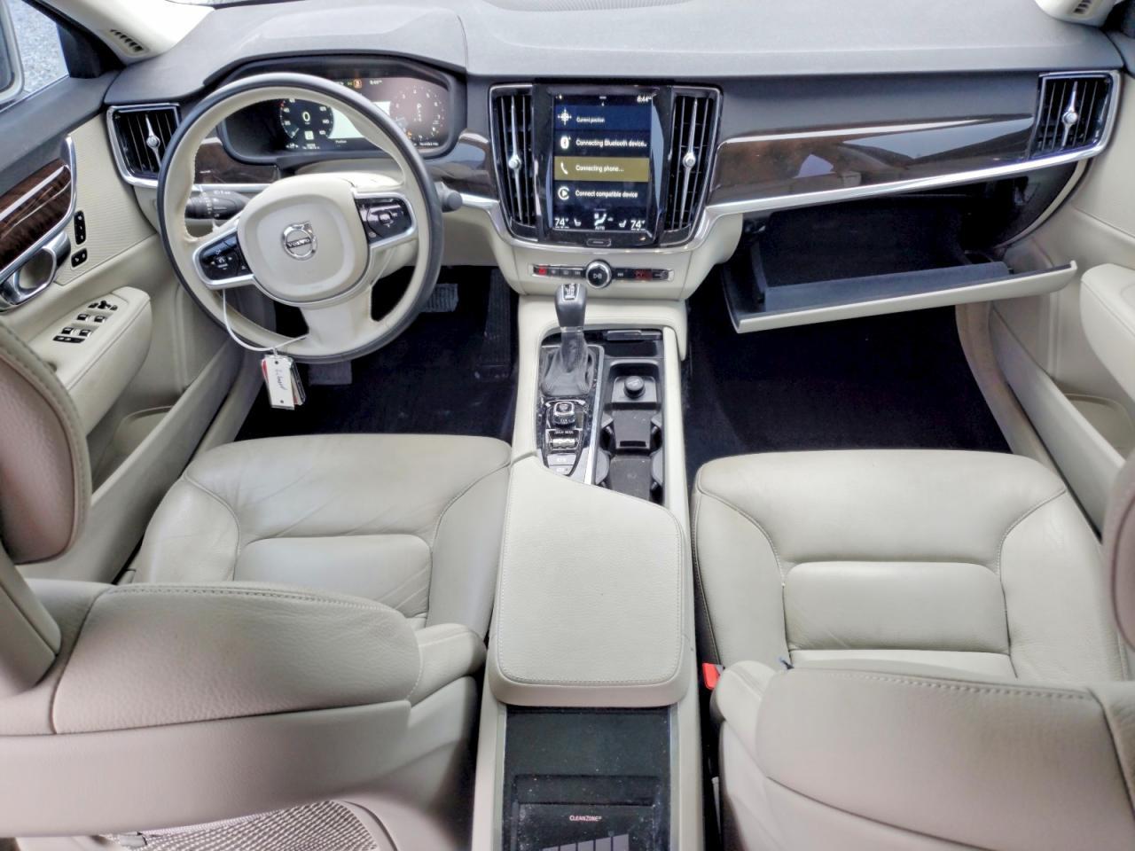 2018 VOLVO S90