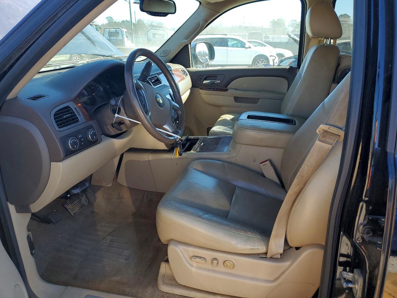 2013 CHEVROLET Suburban