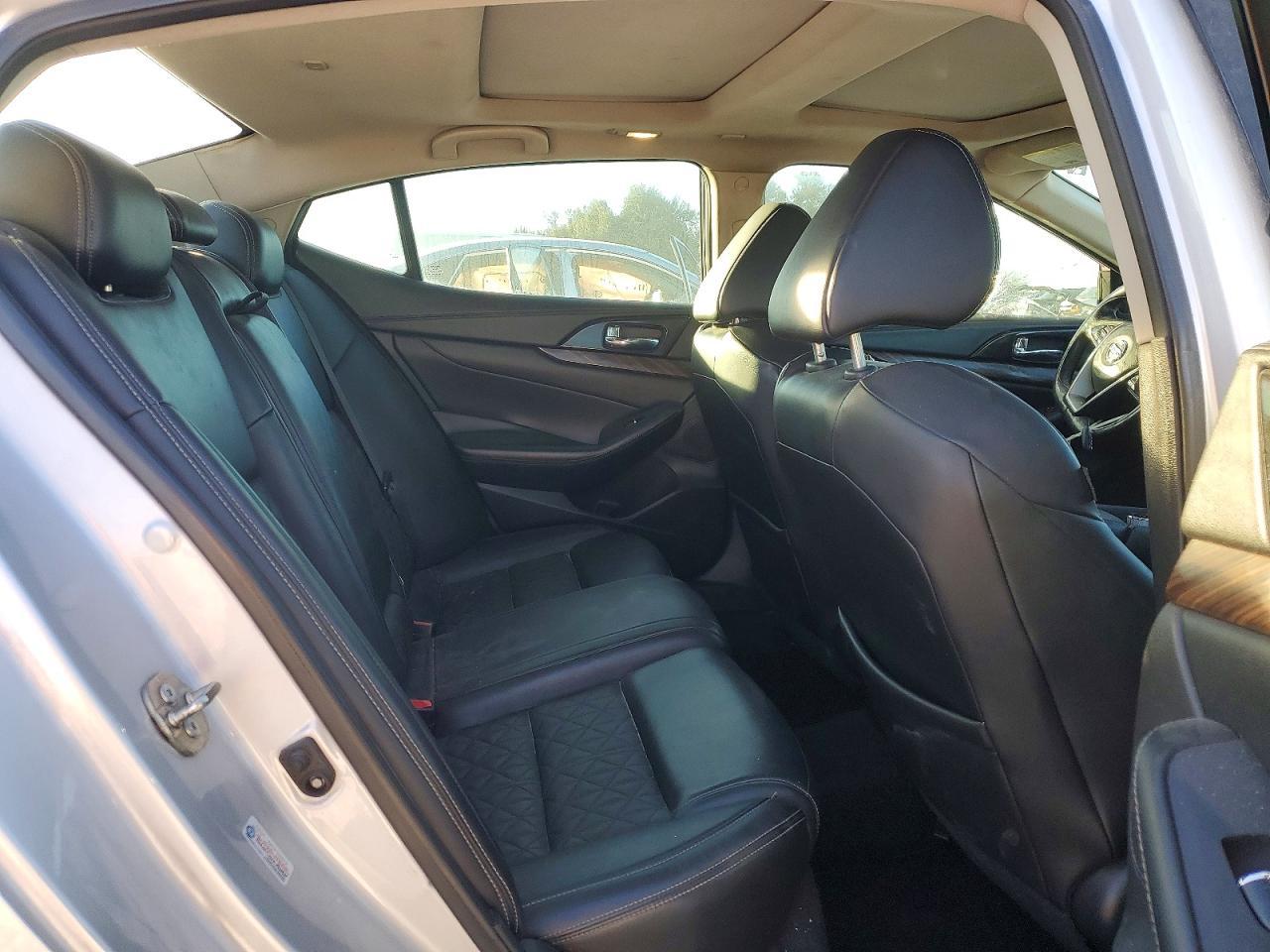 2017 NISSAN Maxima