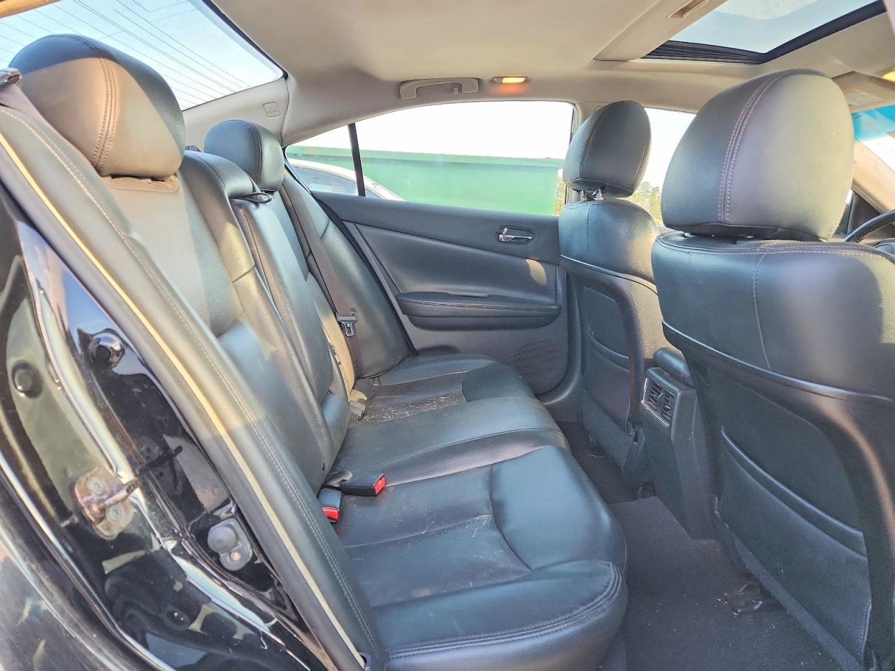 2010 NISSAN Maxima