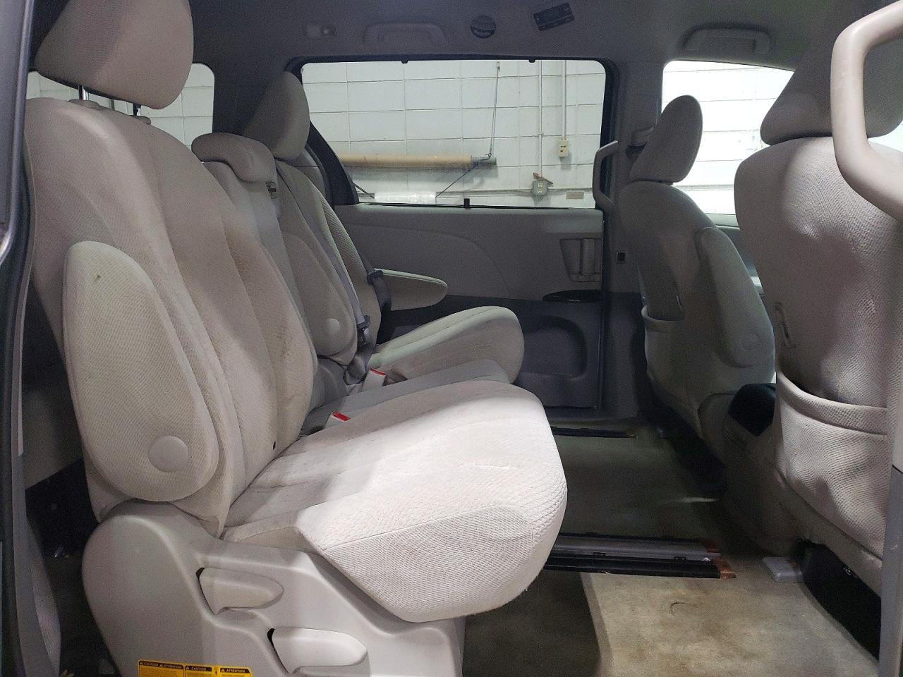2014 TOYOTA SIENNA