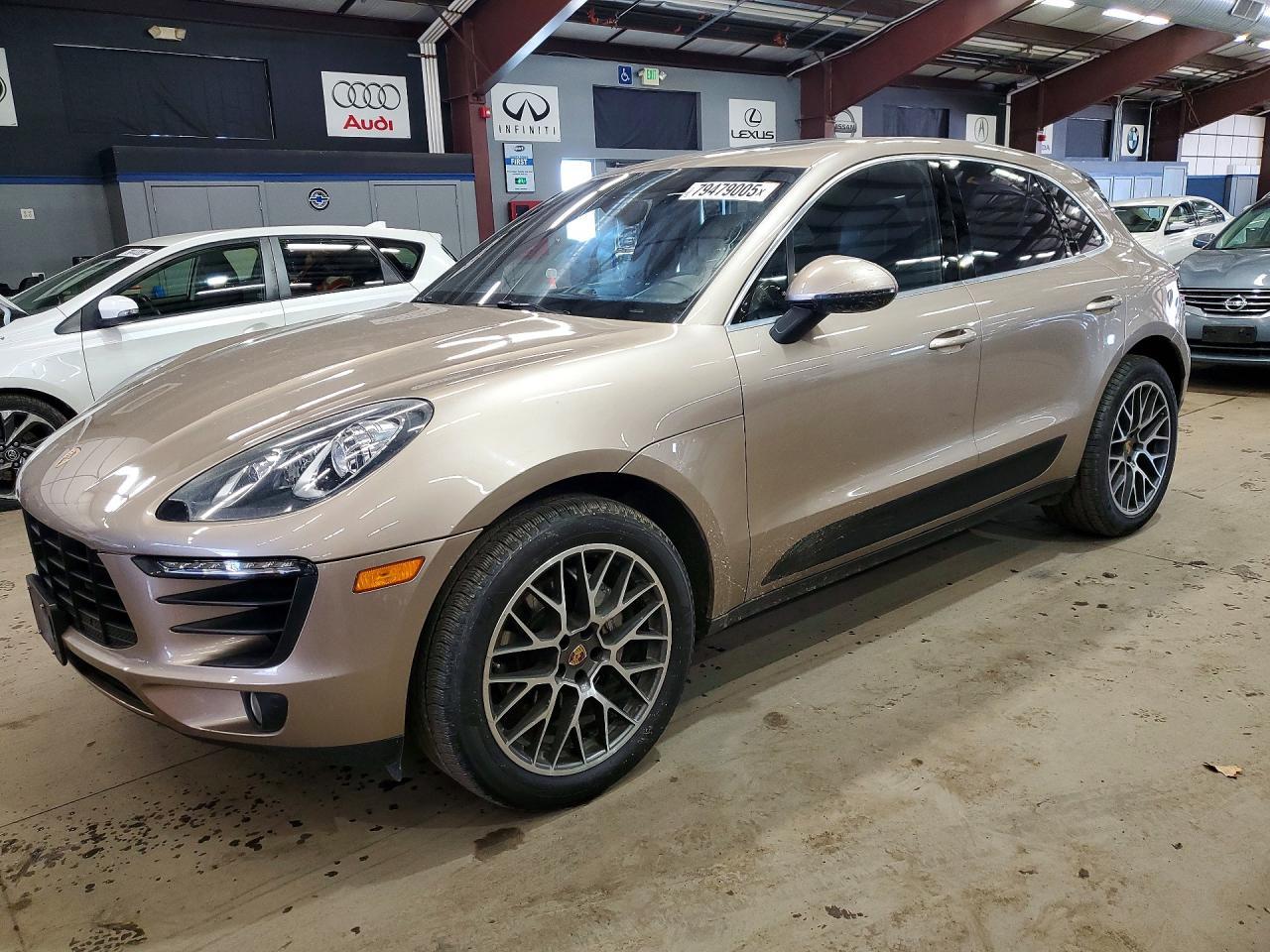 2015 PORSCHE Macan