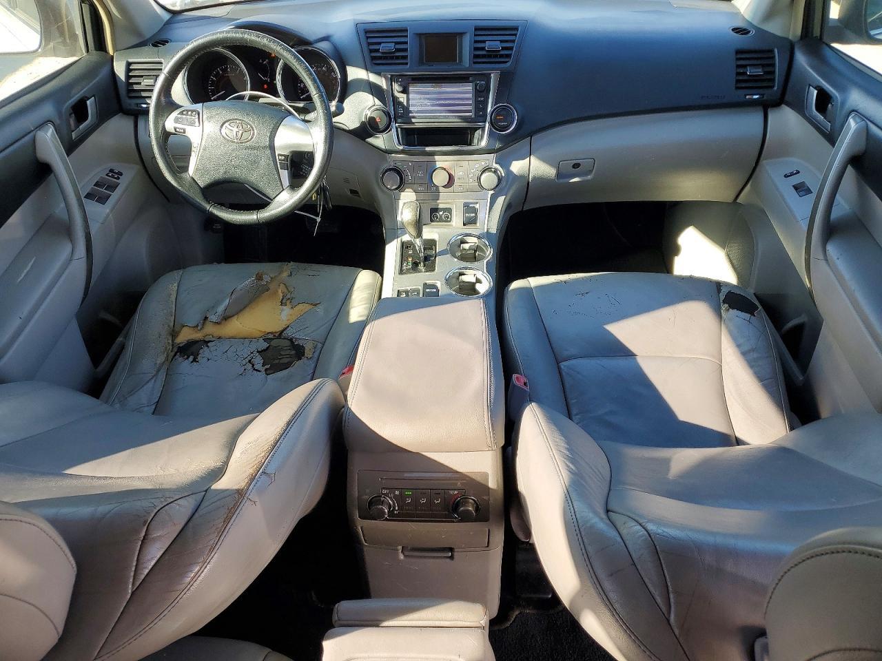 2013 TOYOTA HIGHLANDER