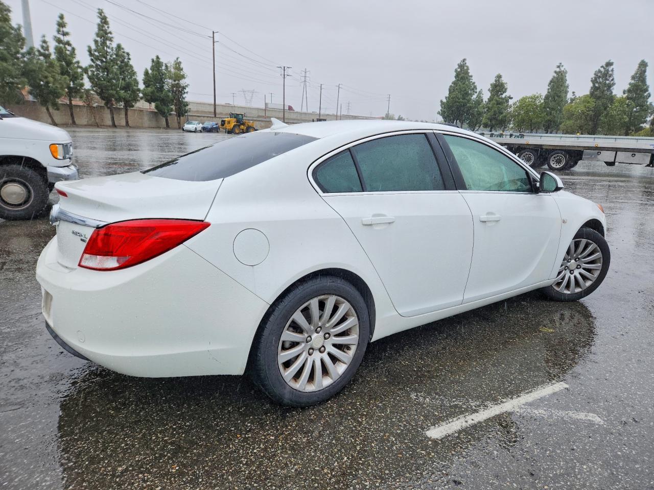 2011 BUICK Regal