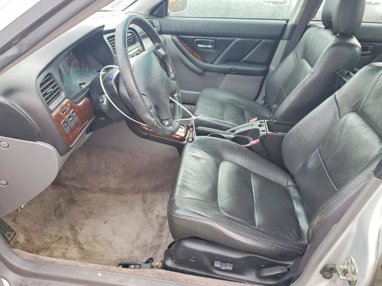 2002 SUBARU Legacy