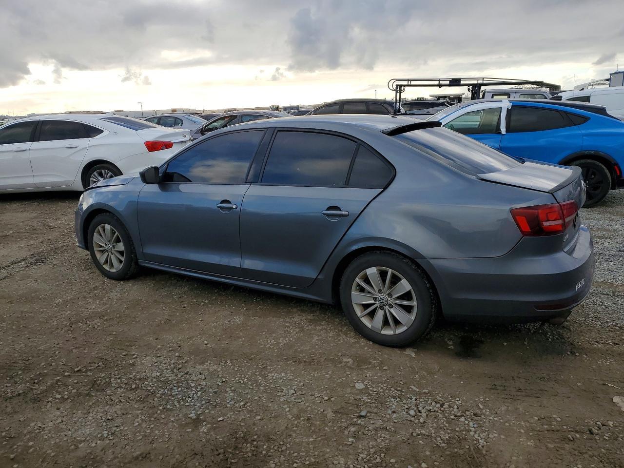 2016 VOLKSWAGEN JETTA