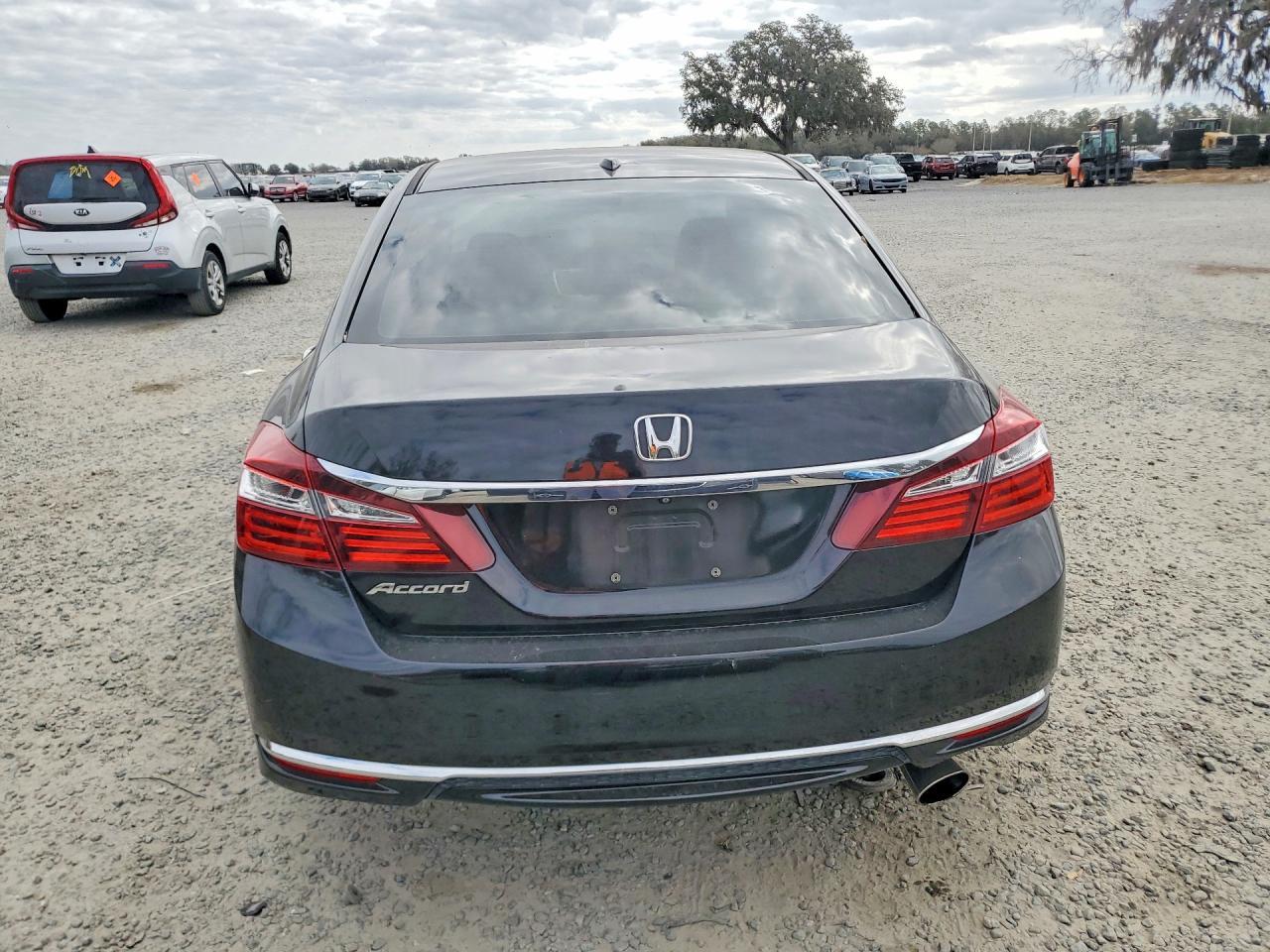 2017 HONDA ACCORD