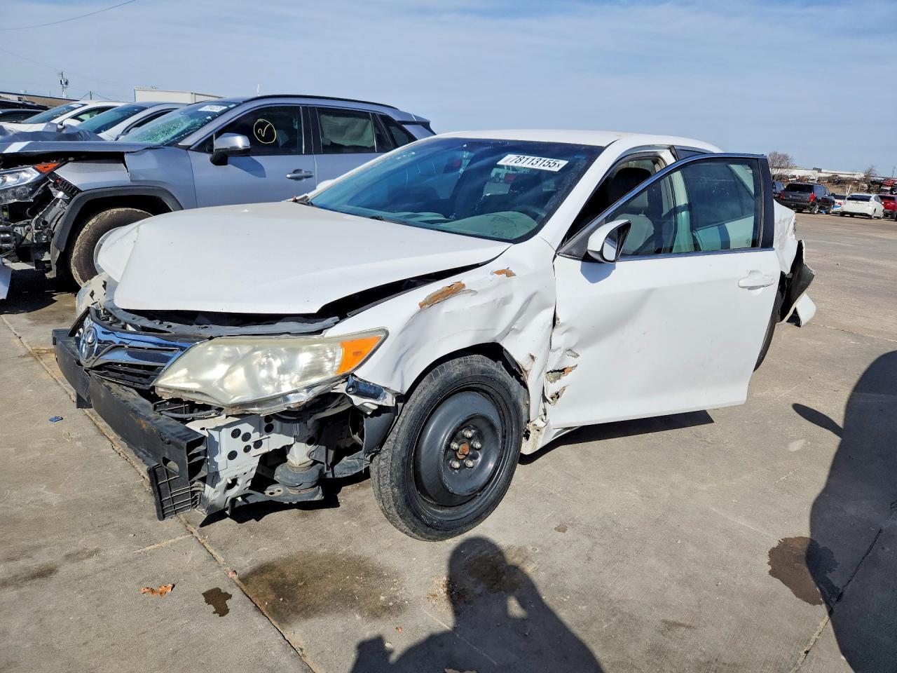 2014 TOYOTA CAMRY