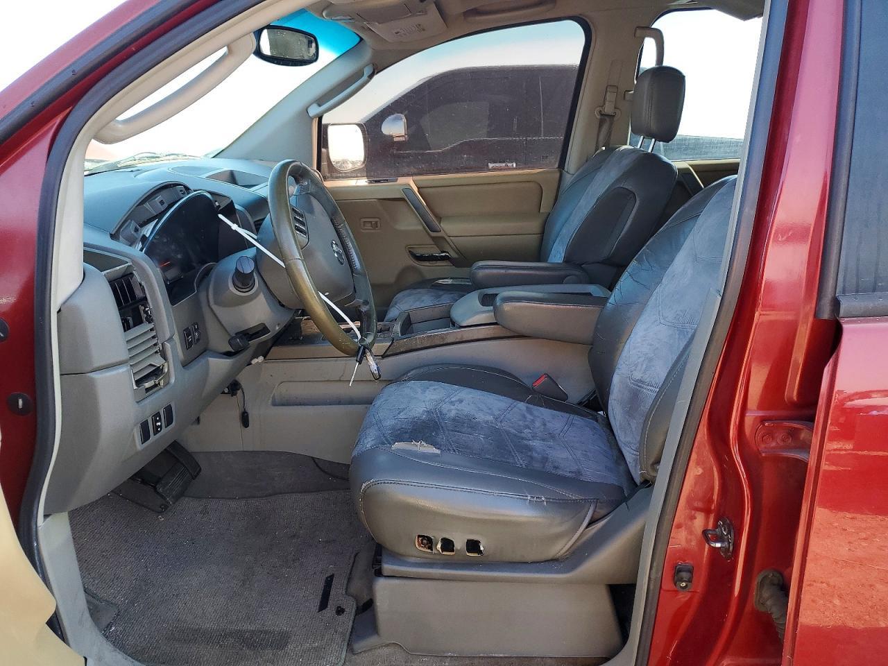 2004 NISSAN Titan