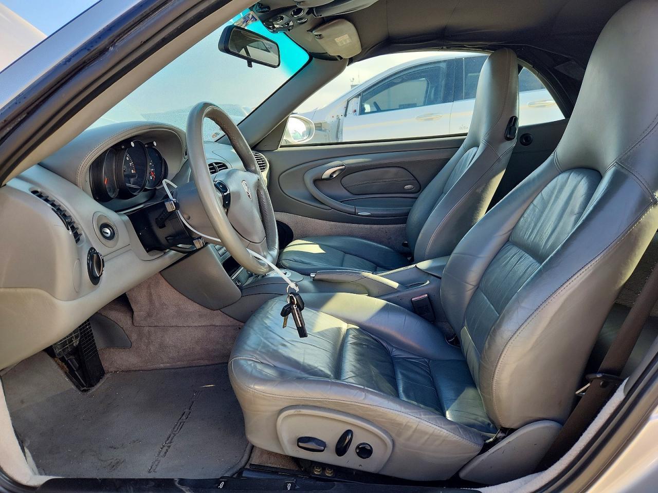 2002 PORSCHE 911