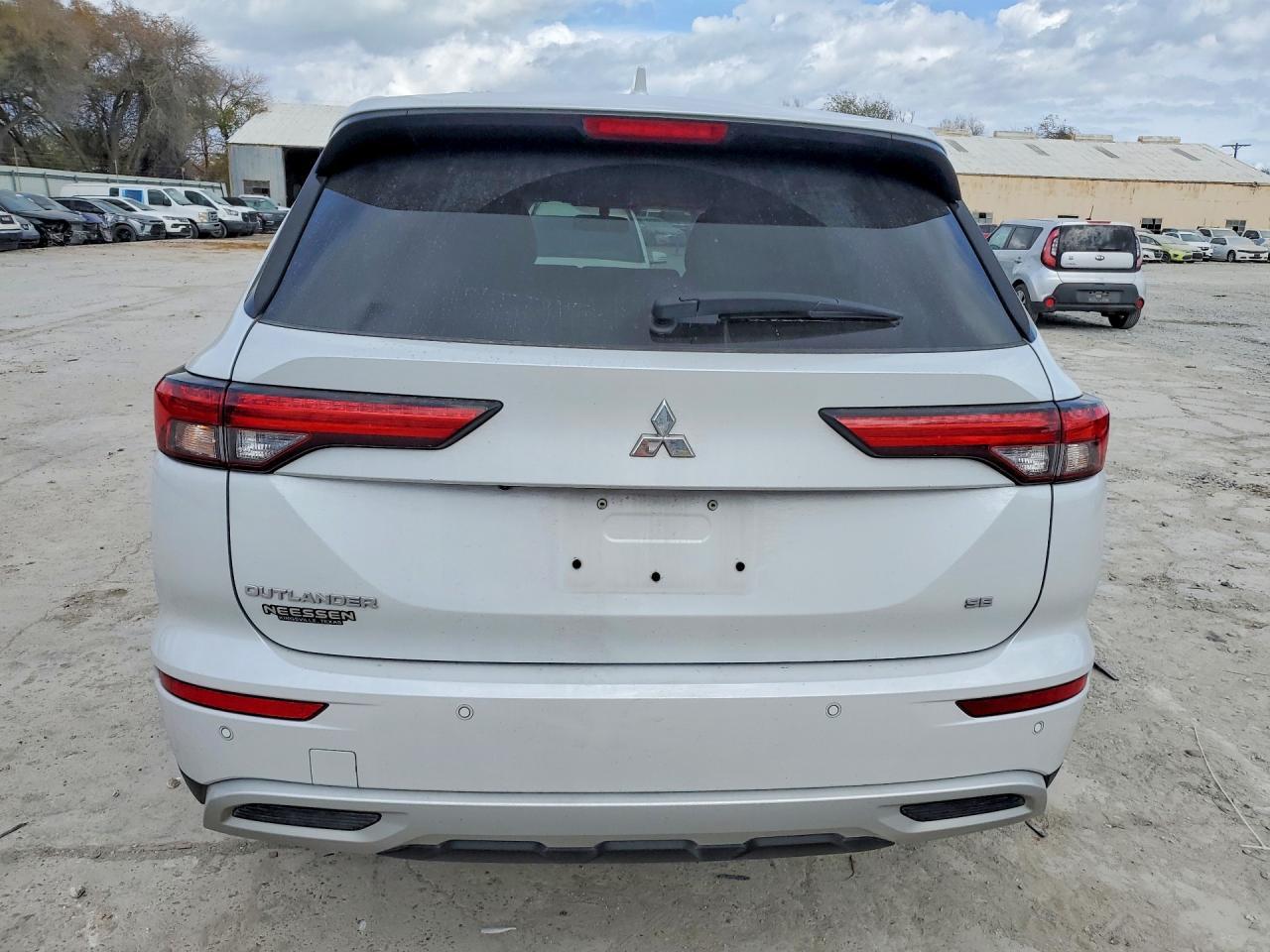 2022 MITSUBISHI outlander