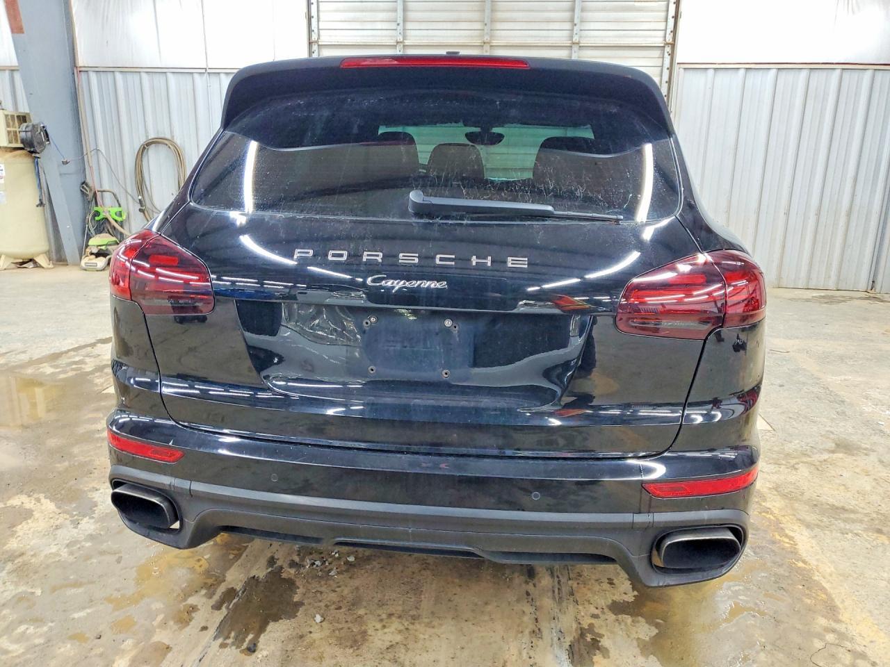2016 PORSCHE CAYENNE
