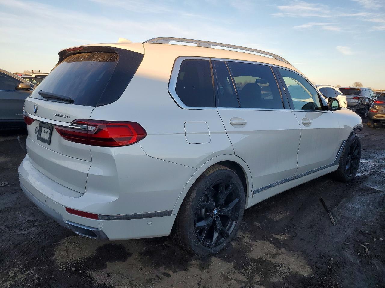 2022 BMW X7