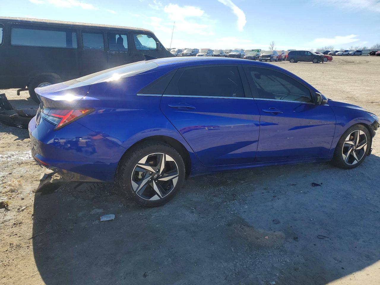 2022 HYUNDAI ELANTRA
