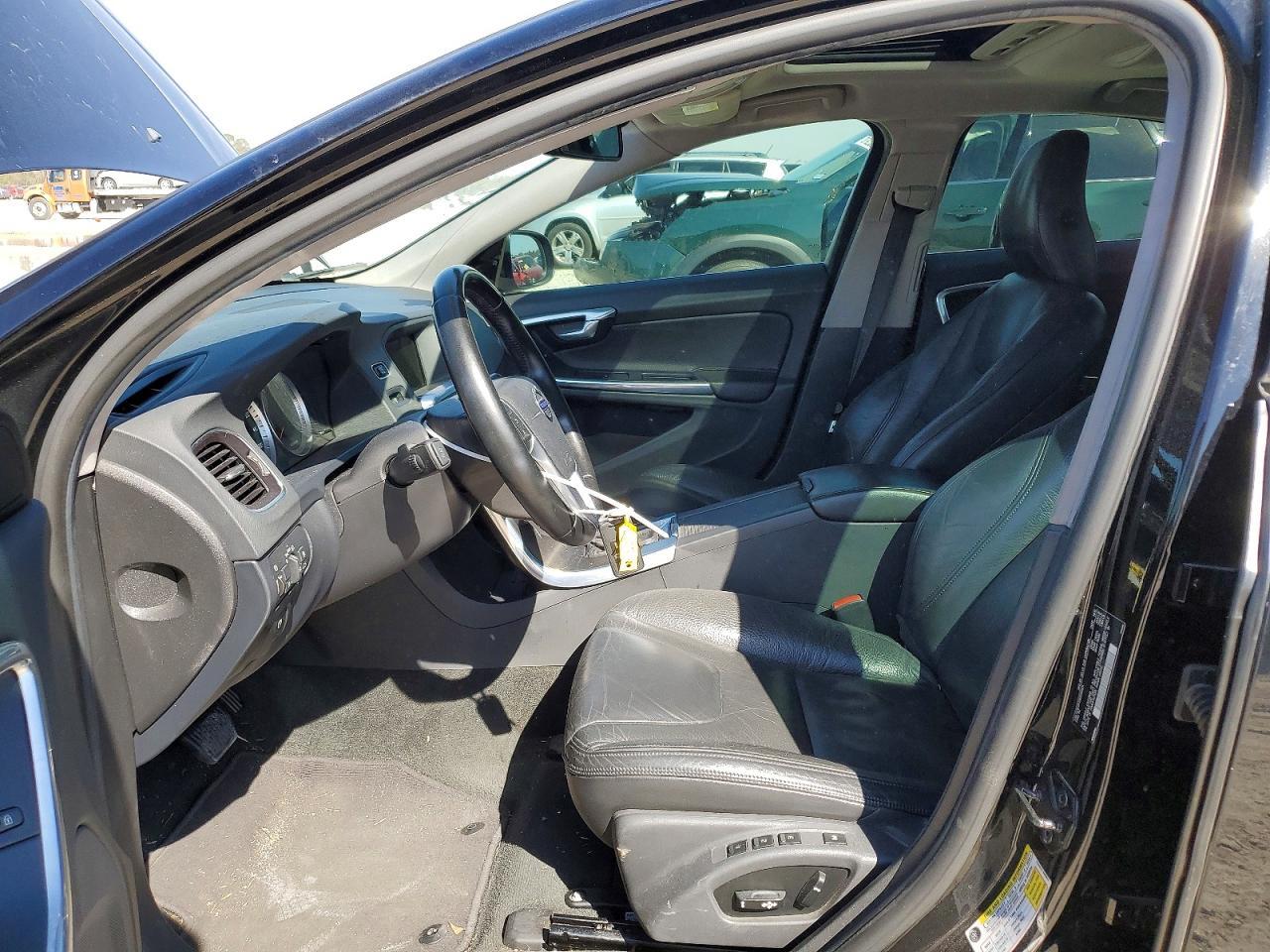 2013 VOLVO S60