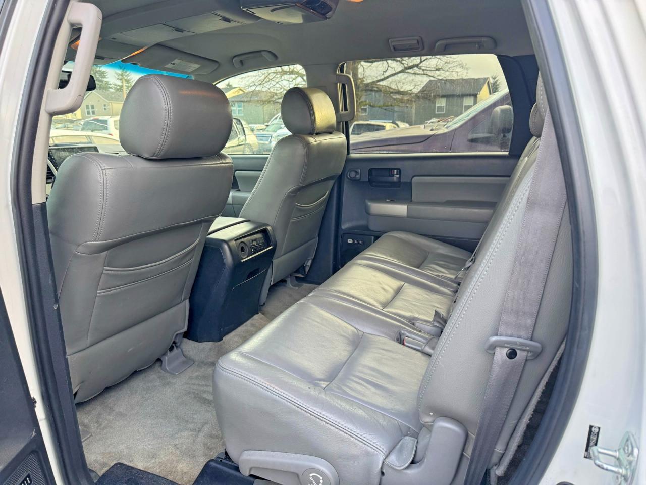 2008 TOYOTA Sequoia