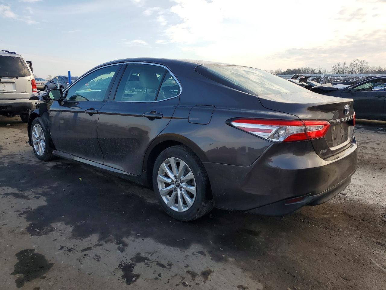 2018 TOYOTA CAMRY