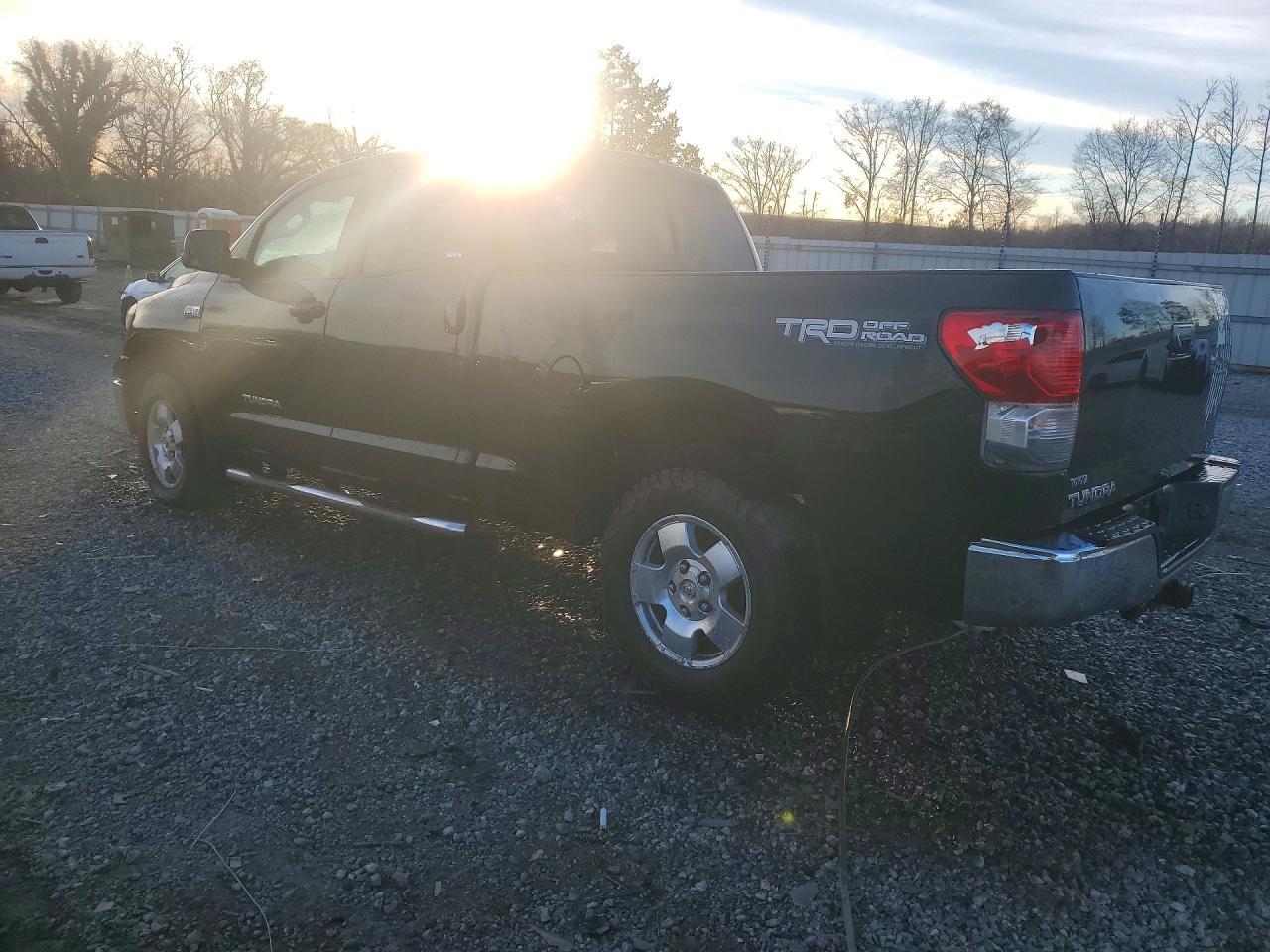 2013 TOYOTA TUNDRA