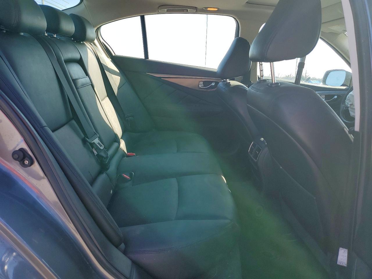 2016 INFINITI Q50