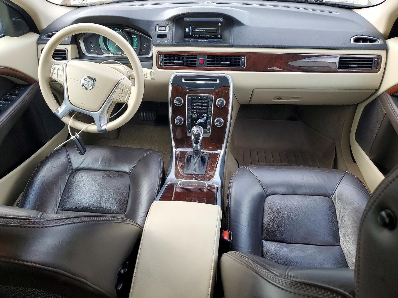 2014 VOLVO XC70