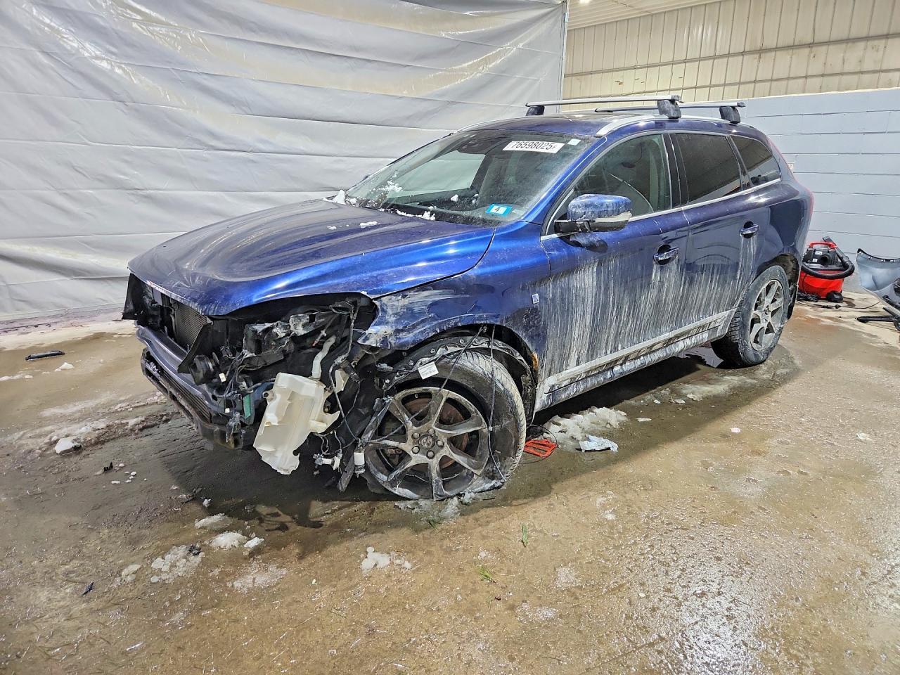 2015 VOLVO XC60