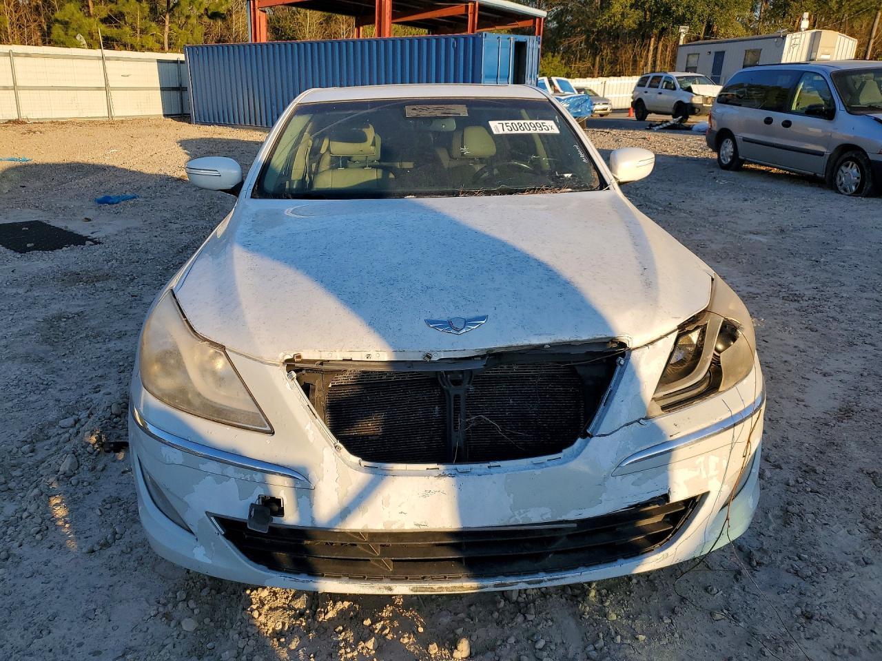 2013 HYUNDAI GENESIS