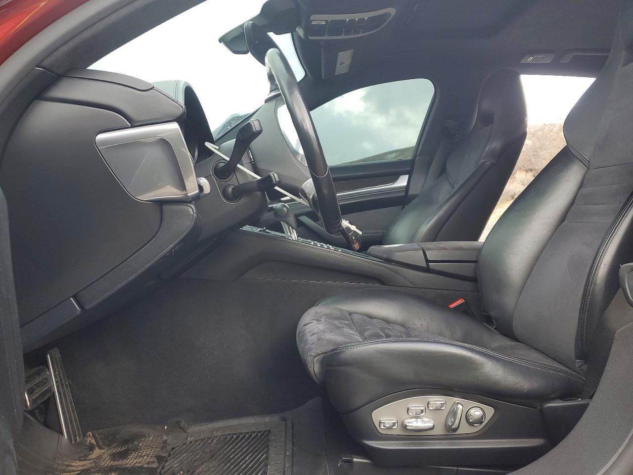 2013 PORSCHE Panamera