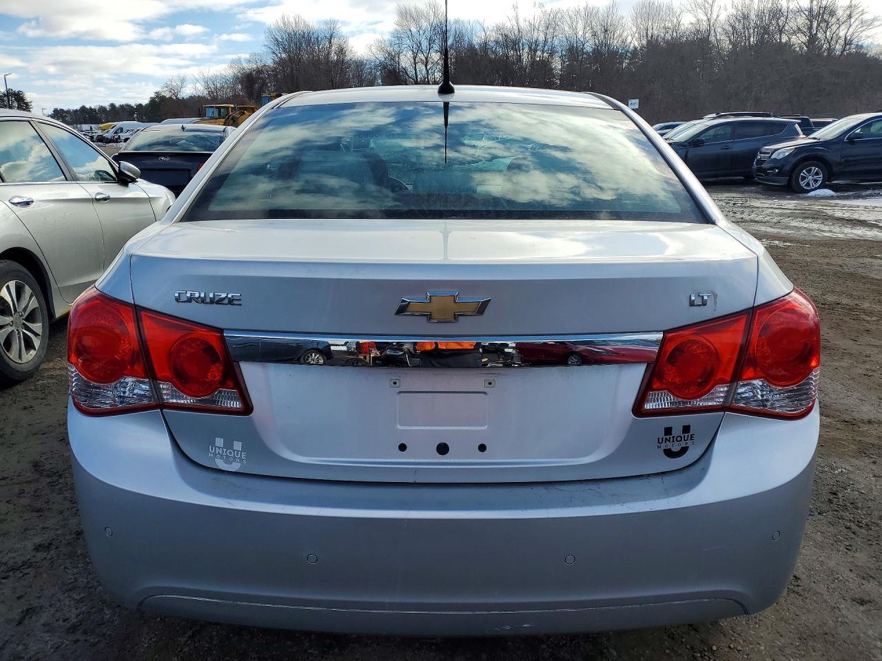 2011 CHEVROLET CRUZE