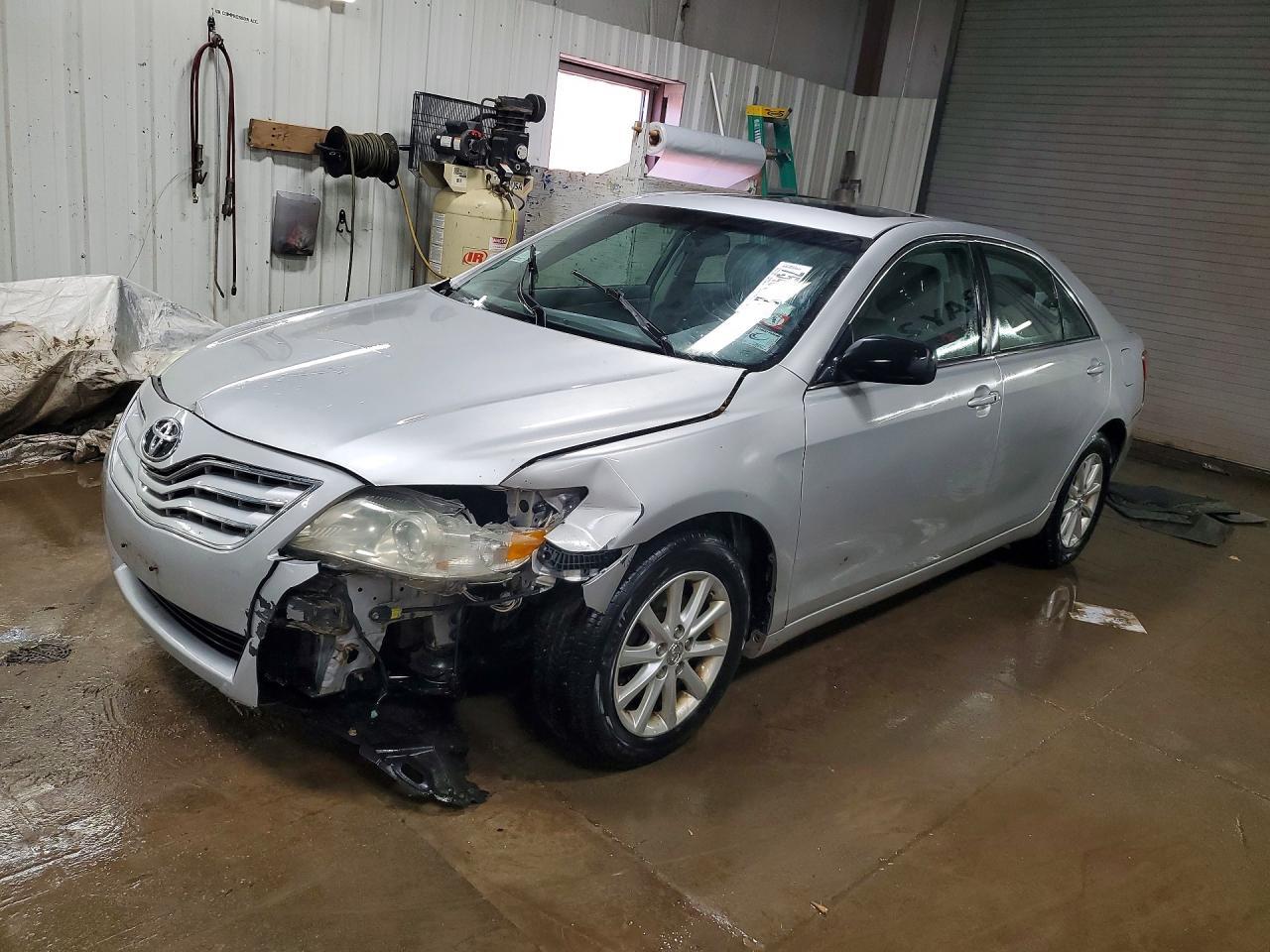 2011 TOYOTA CAMRY