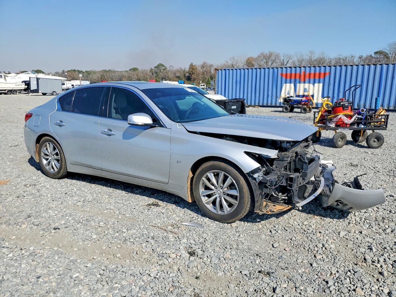 2015 INFINITI Q50