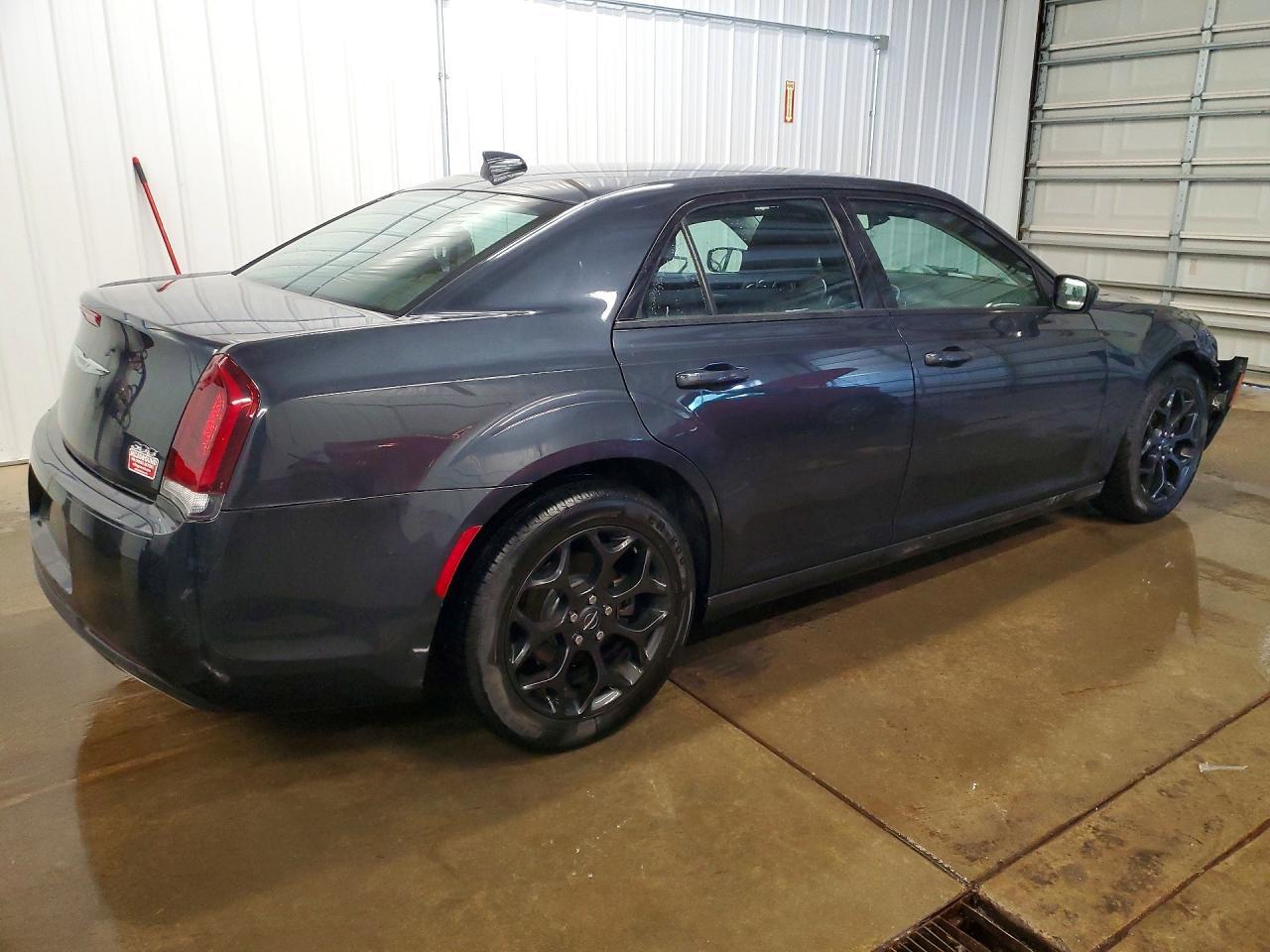 2019 CHRYSLER 300