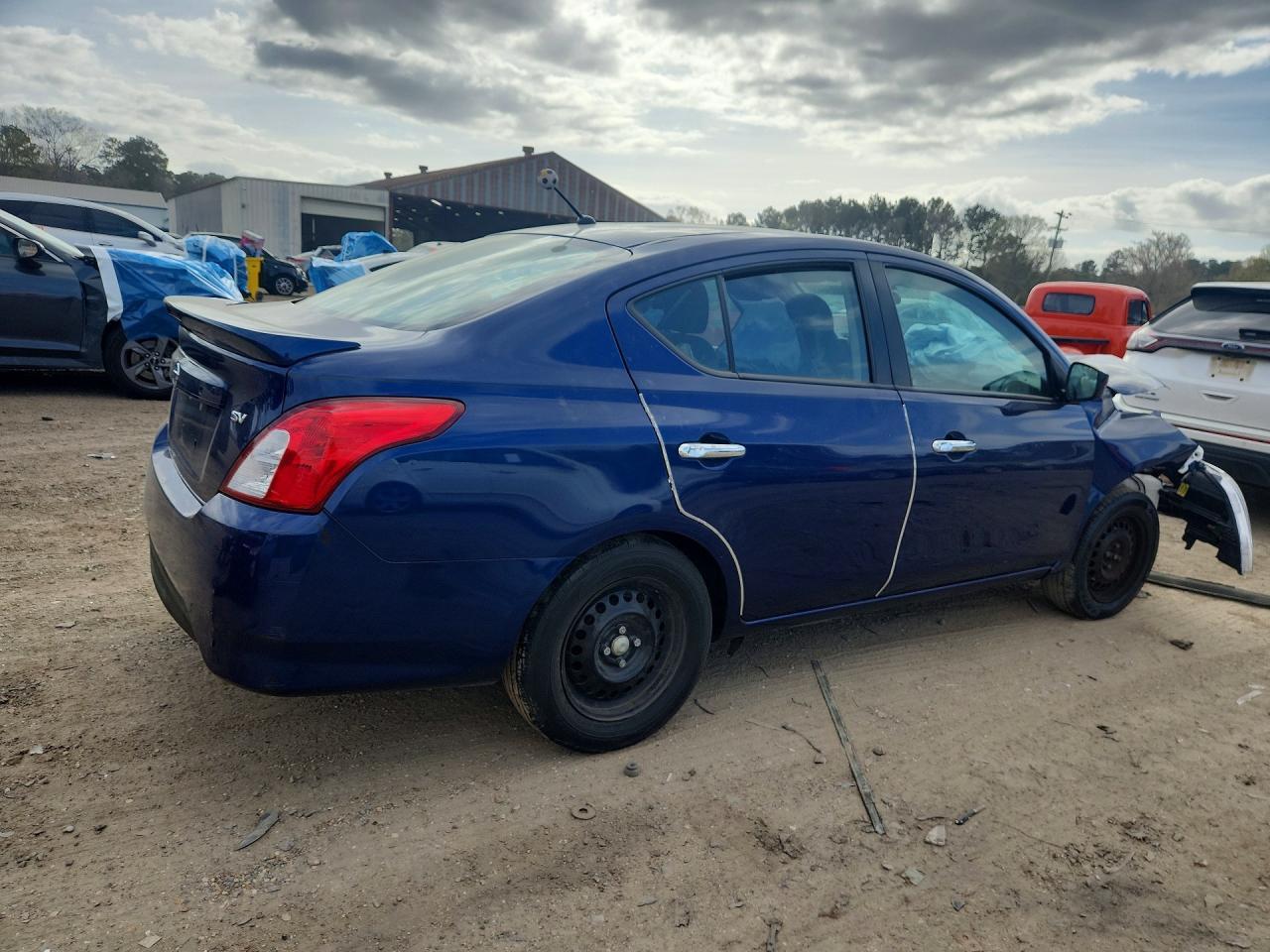 2019 NISSAN VERSA