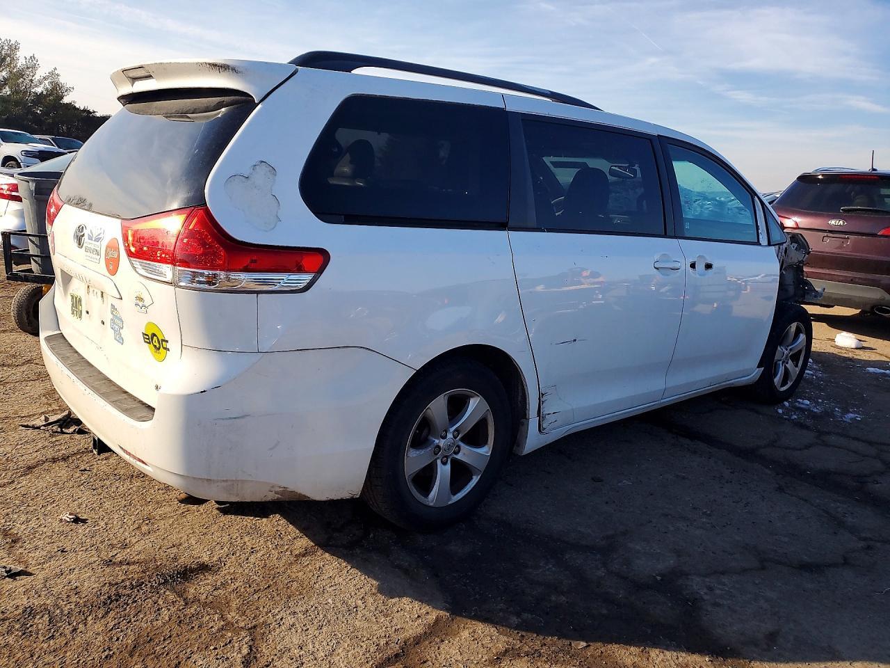 2013 TOYOTA SIENNA