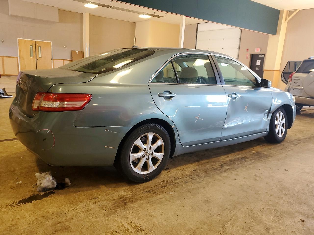 2011 TOYOTA CAMRY