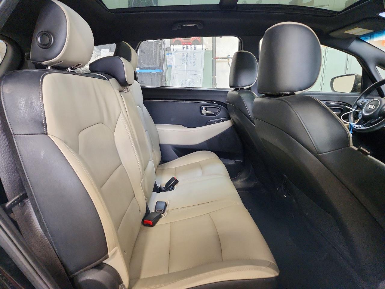 2016 KIA RONDO