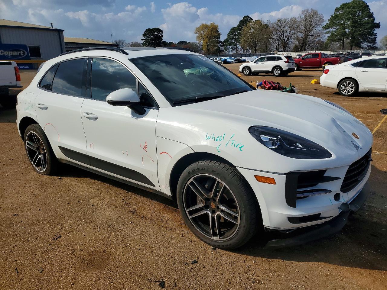 2021 PORSCHE Macan