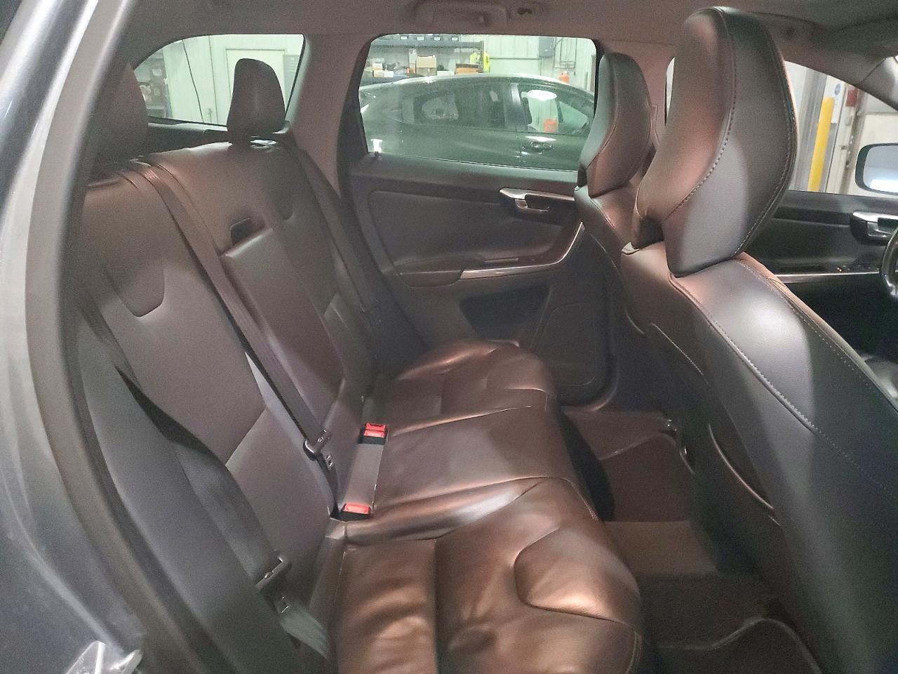 2016 VOLVO XC60