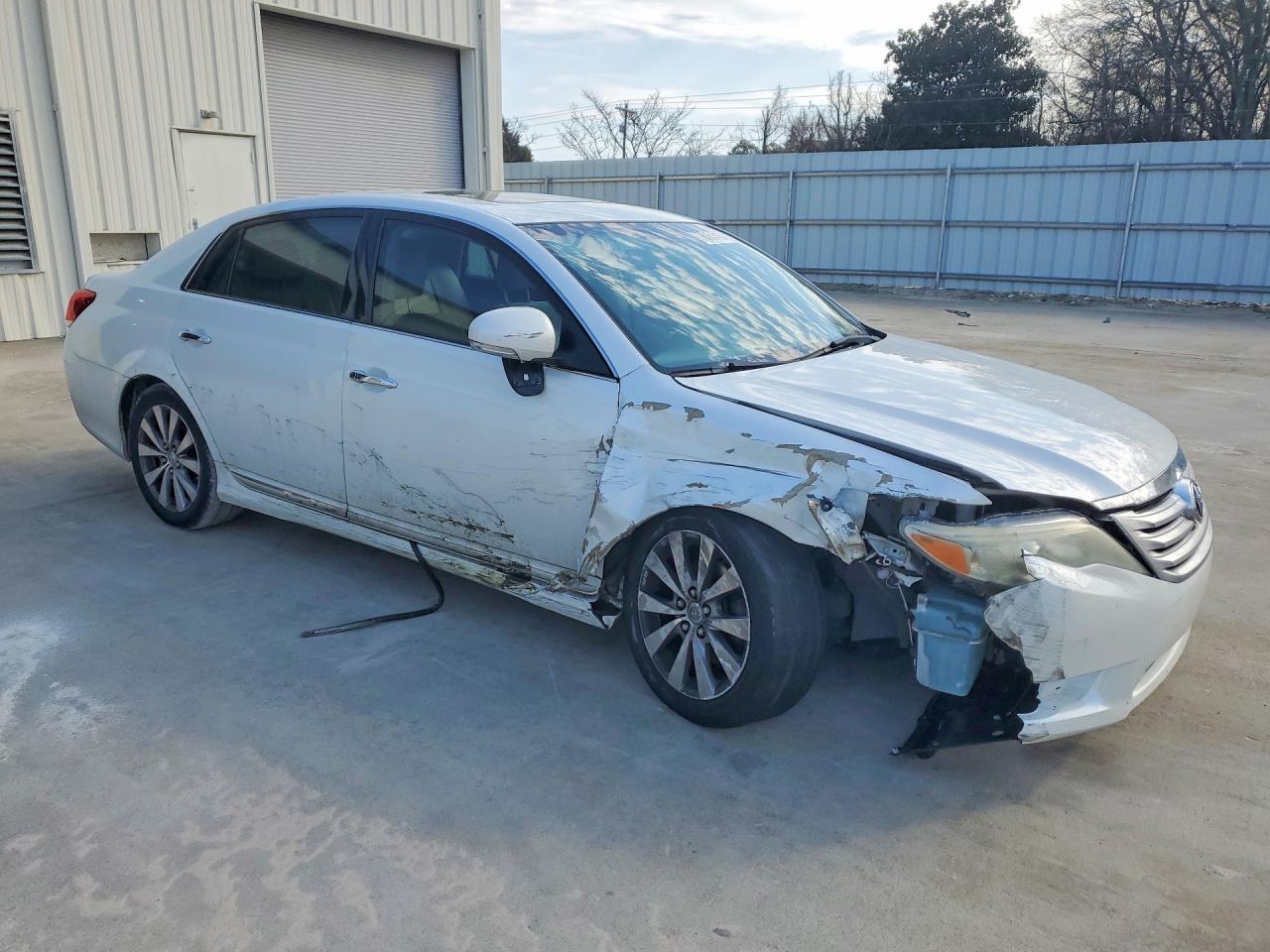 2012 TOYOTA Avalon