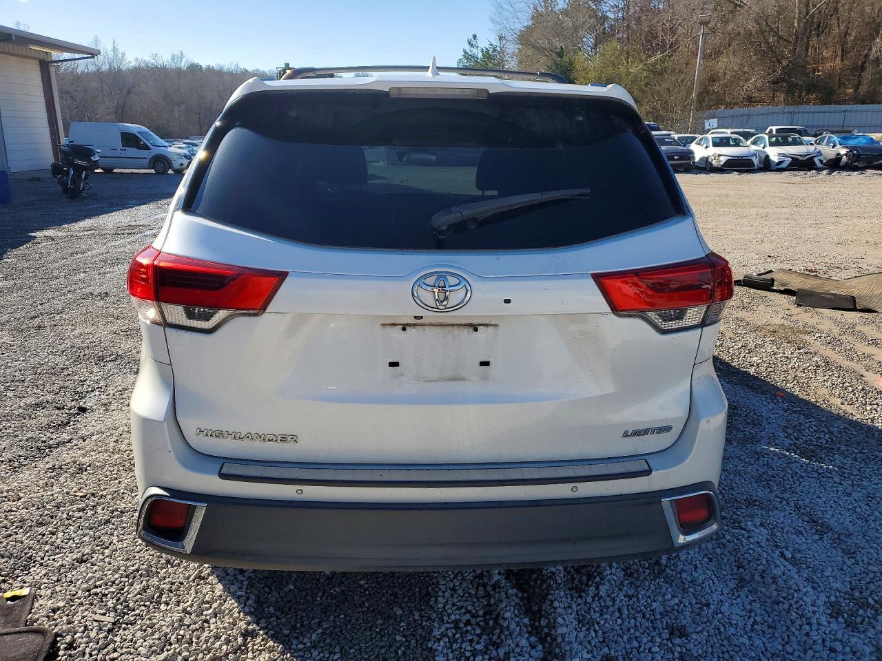 2017 TOYOTA HIGHLANDER