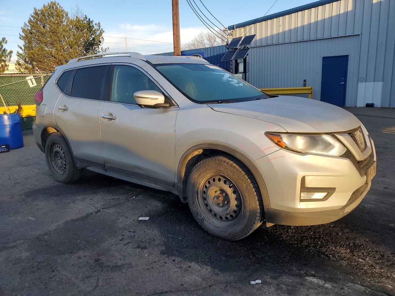2017 NISSAN ROGUE