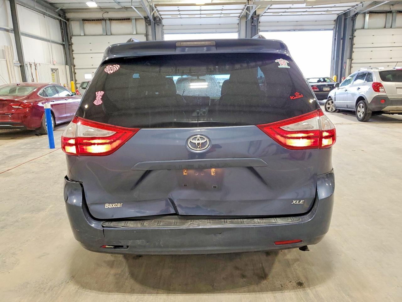 2016 TOYOTA SIENNA