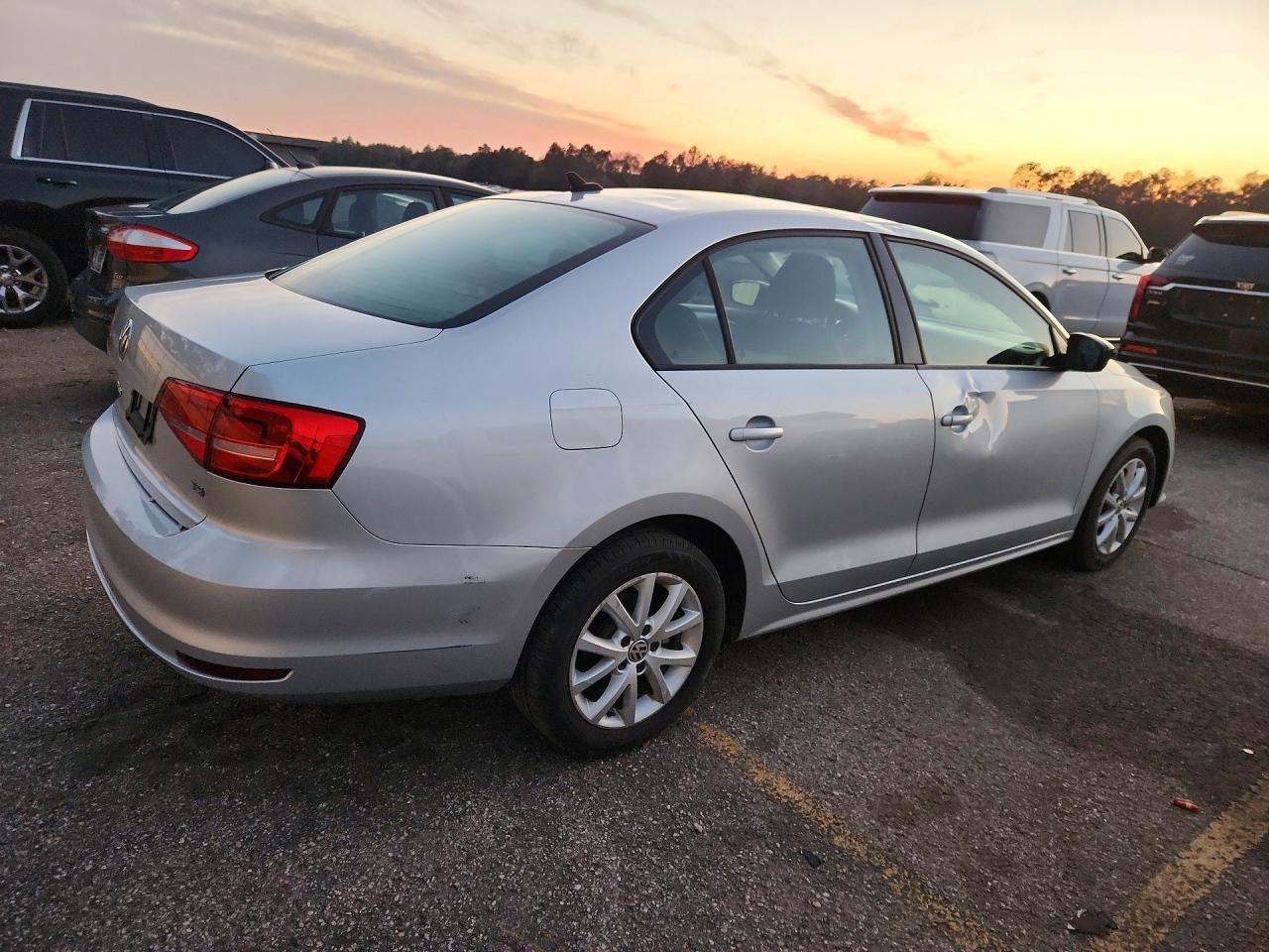 2015 VOLKSWAGEN JETTA