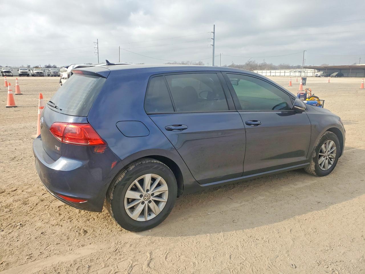 2016 VOLKSWAGEN GOLF