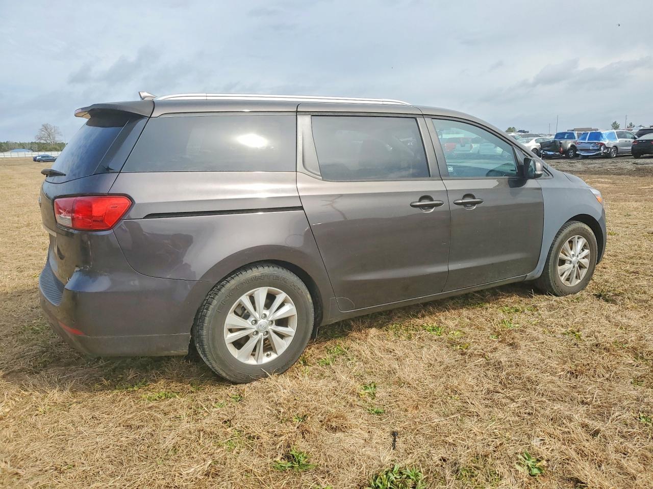 2015 KIA SEDONA