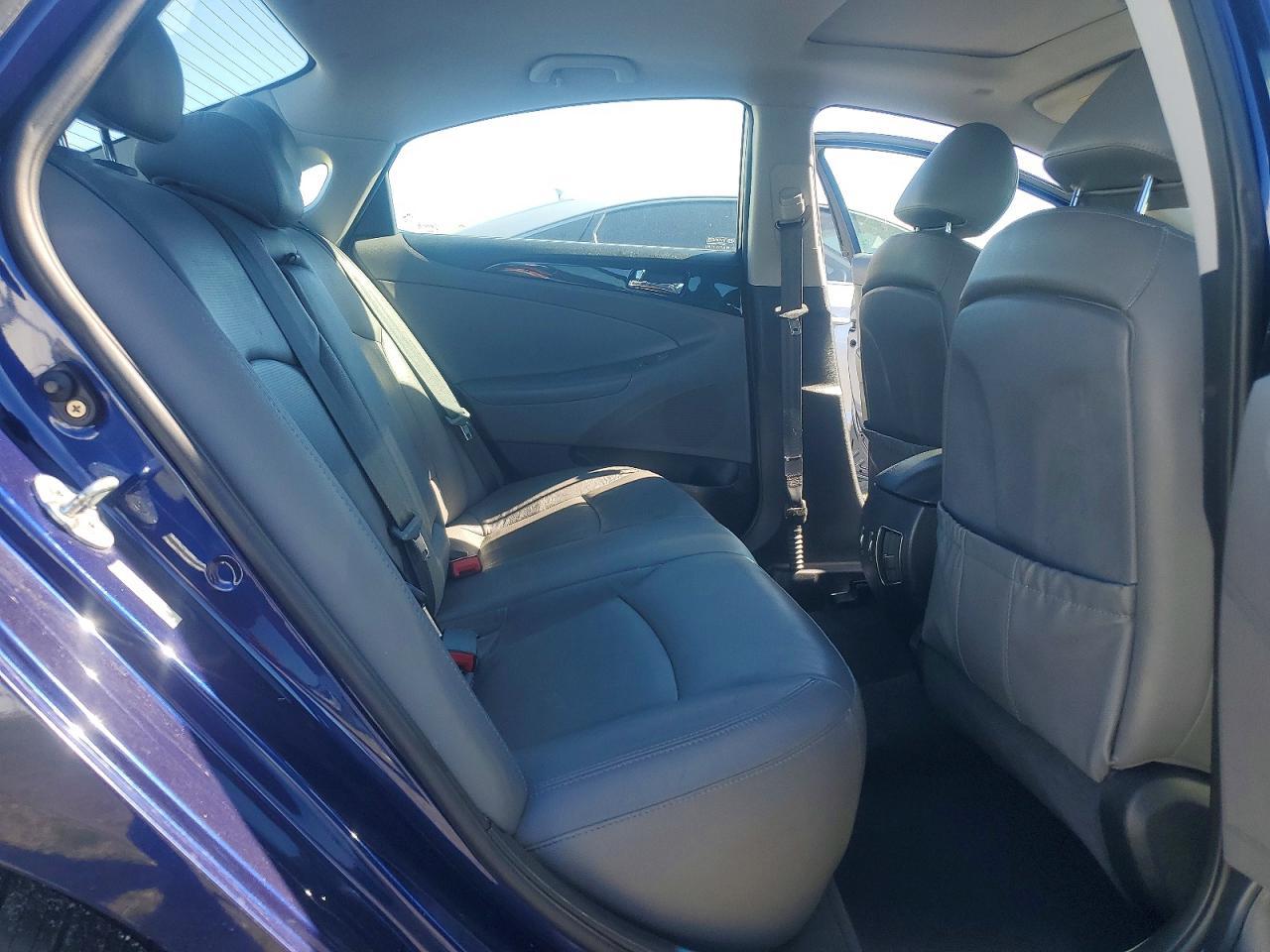 2011 HYUNDAI SONATA